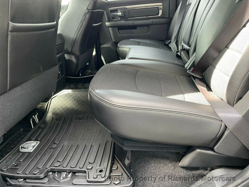 2017 Ram 1500 Night 4x4 Crew Cab 5'7