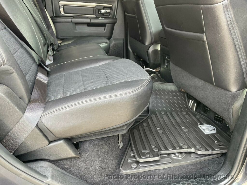 2017 Ram 1500 Night 4x4 Crew Cab 5'7
