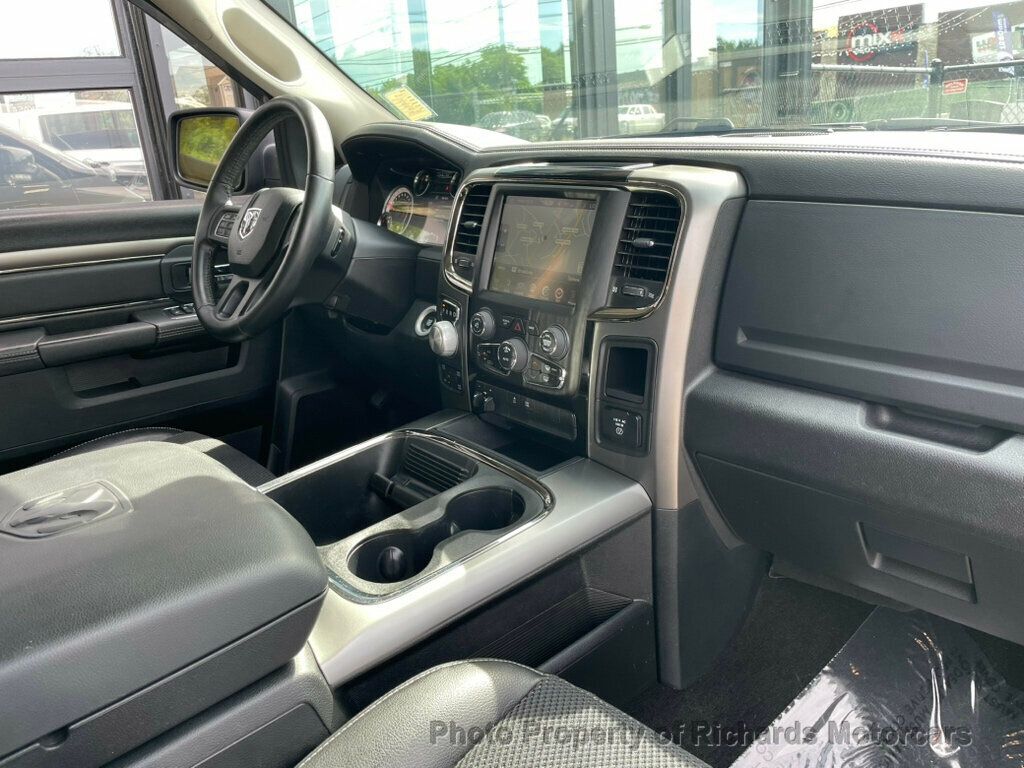 2017 Ram 1500 Night 4x4 Crew Cab 5'7
