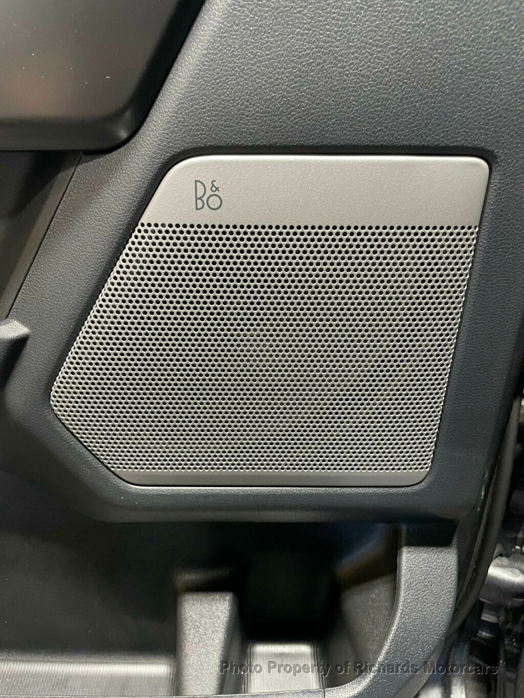 2025 Ford F-150 Tremor 4WD SuperCrew 5.5' Box - Carbonized Gray Metallic exterior view 12