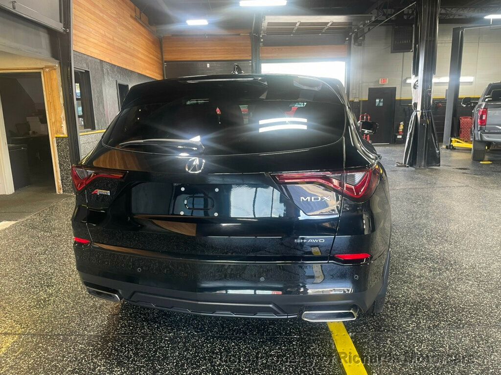 2023 Acura MDX SH-AWD w/A-Spec Package - Majestic Black Pearl exterior view 6
