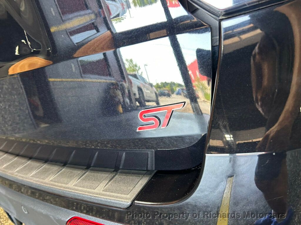 2025 Ford Explorer ST 4WD - Agate Black Metallic exterior view 11