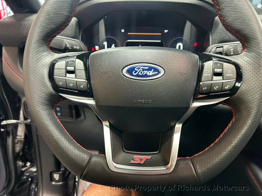 2025 Ford Explorer ST 4WD - Agate Black Metallic exterior view 16