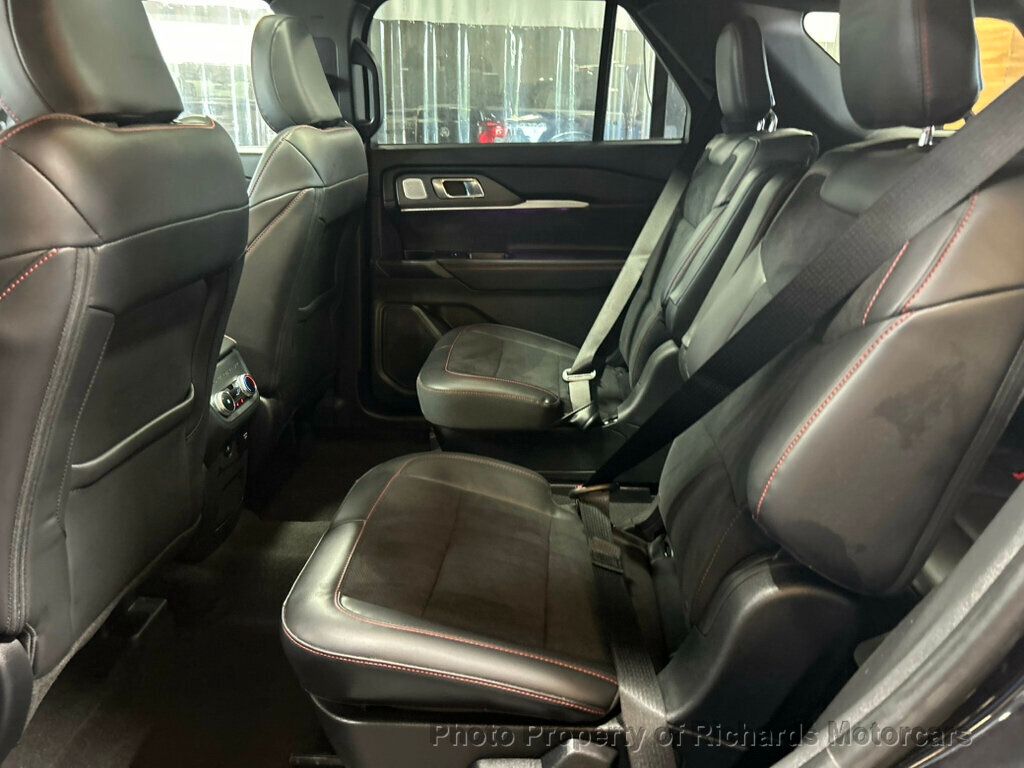2025 Ford Explorer ST 4WD - Agate Black Metallic exterior view 19