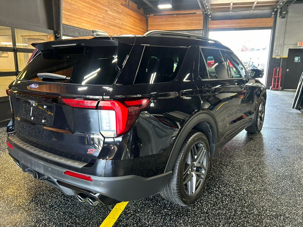 2025 Ford Explorer ST 4WD - Agate Black Metallic exterior view 3