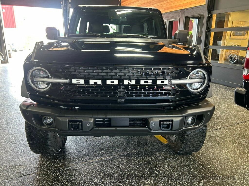 2023 Ford Bronco - Shadow Black exterior view 7
