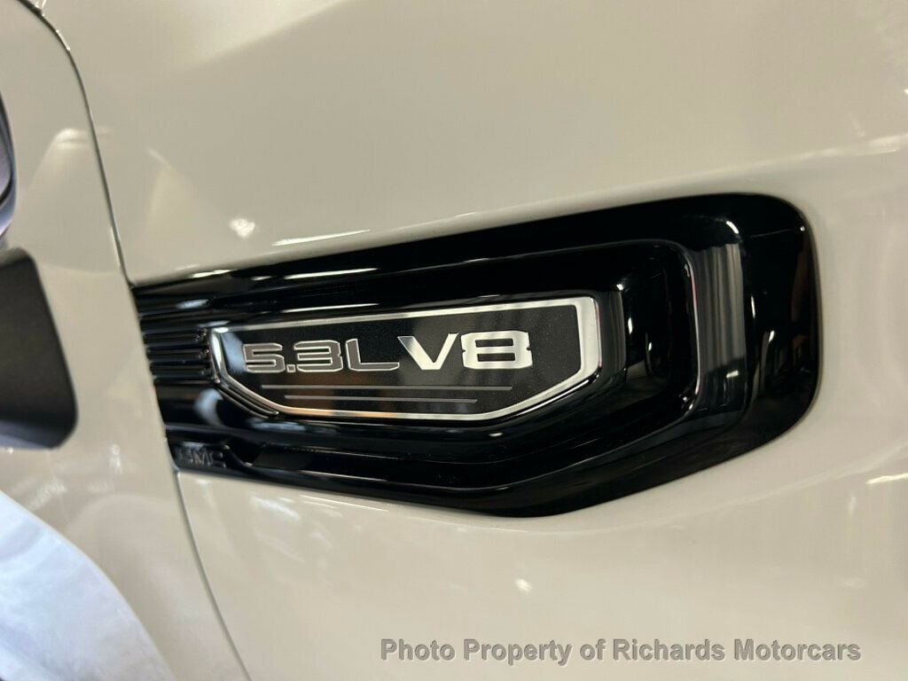 2021 GMC Sierra 1500 - Summit White exterior view 9
