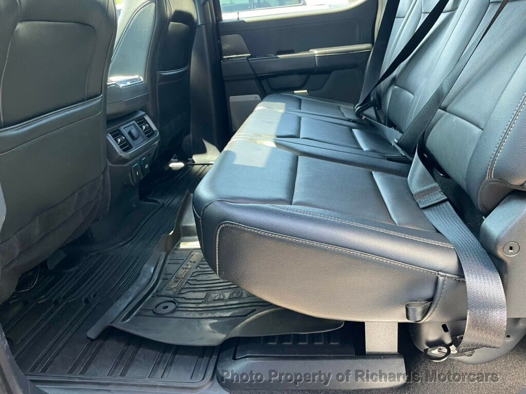 2024 Ford F-150 XLT 4WD SuperCrew 5.5' Box - Agate Black Metallic exterior view 16