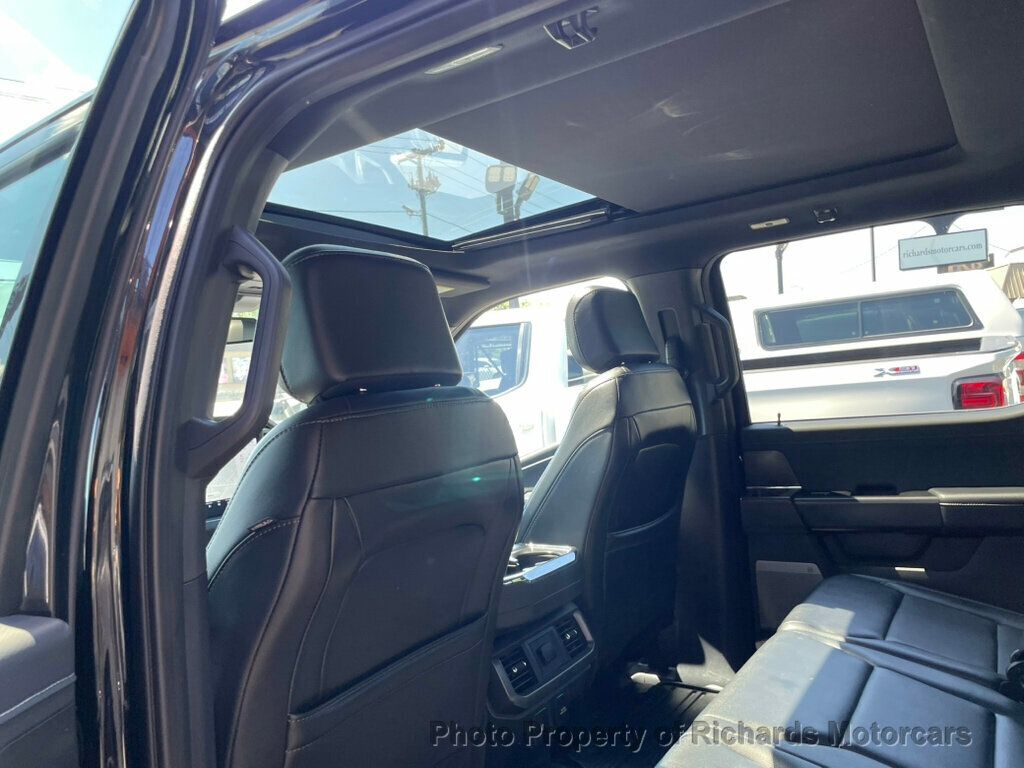 2024 Ford F-150 XLT 4WD SuperCrew 5.5' Box - Agate Black Metallic exterior view 17