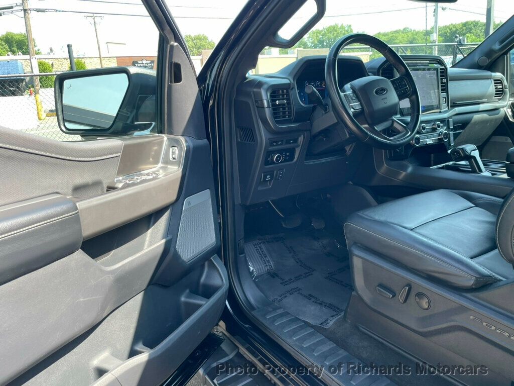 2024 Ford F-150 XLT 4WD SuperCrew 5.5' Box - Agate Black Metallic exterior view 10