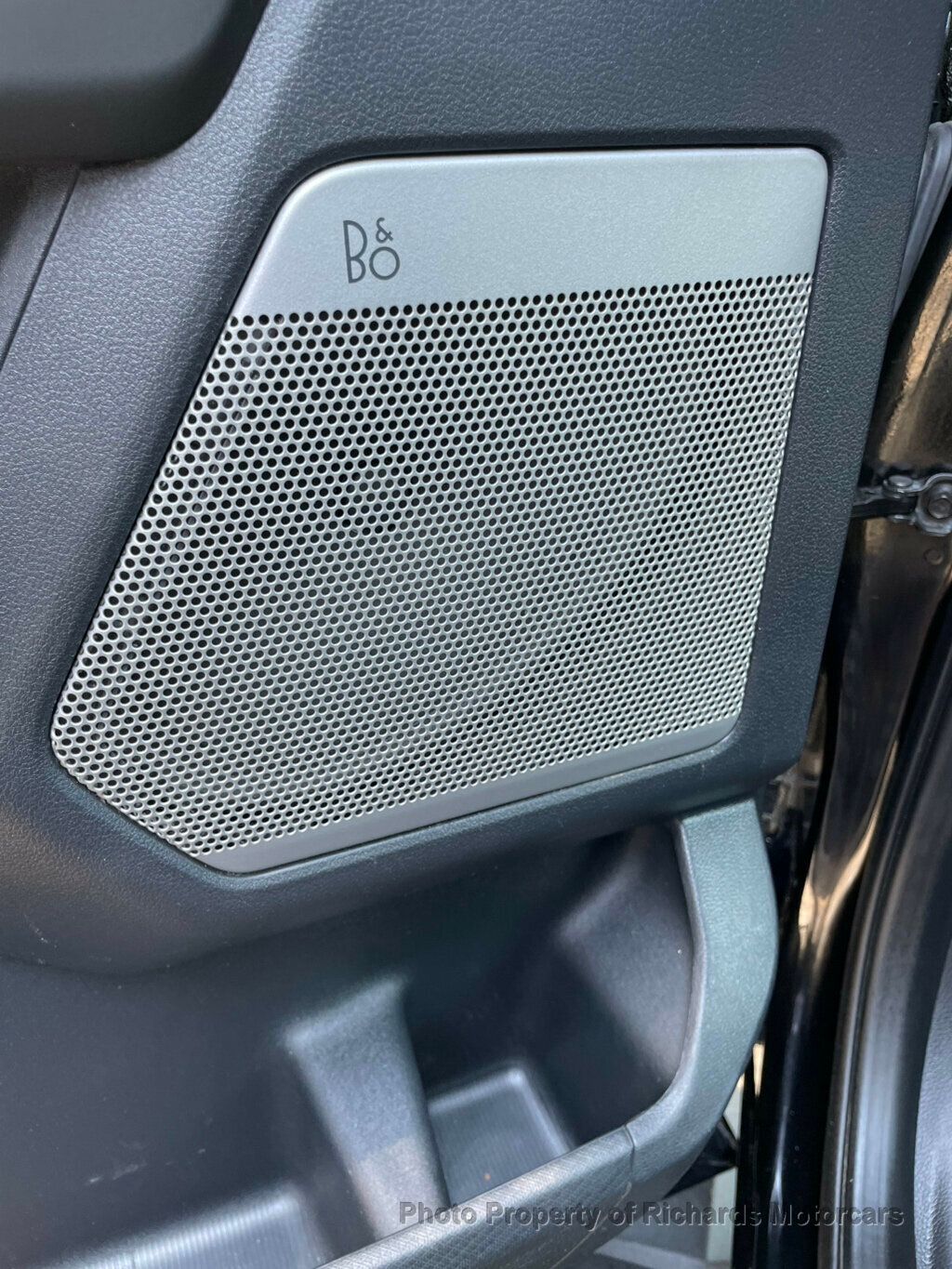 2024 Ford F-150 XLT 4WD SuperCrew 5.5' Box - Agate Black Metallic exterior view 11