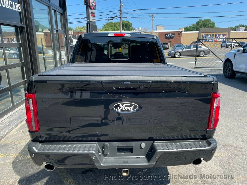 2024 Ford F-150 XLT 4WD SuperCrew 5.5' Box - Agate Black Metallic exterior view 7