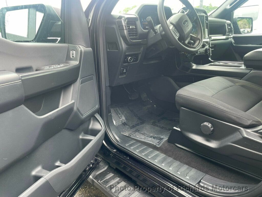 2024 Ford F-150 STX 4WD SuperCrew 5.5' Box - Agate Black Metallic exterior view 10