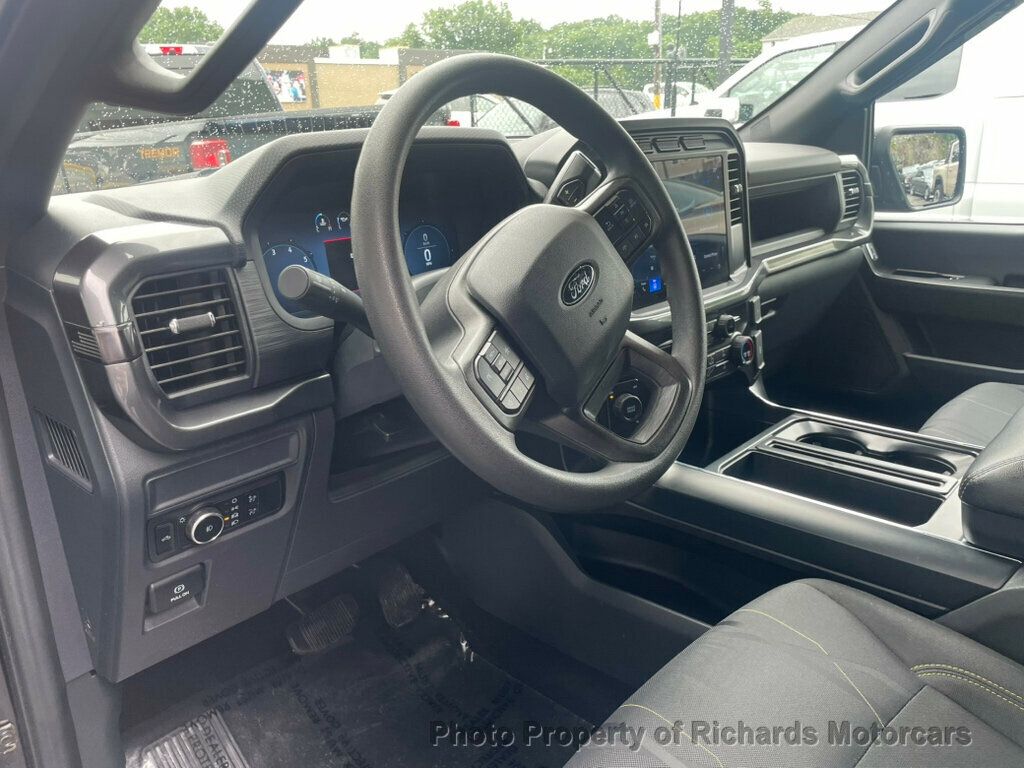 2024 Ford F-150 STX 4WD SuperCrew 5.5' Box - Agate Black Metallic exterior view 11