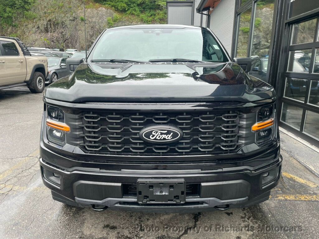 2024 Ford F-150 STX 4WD SuperCrew 5.5' Box - Agate Black Metallic exterior view 4