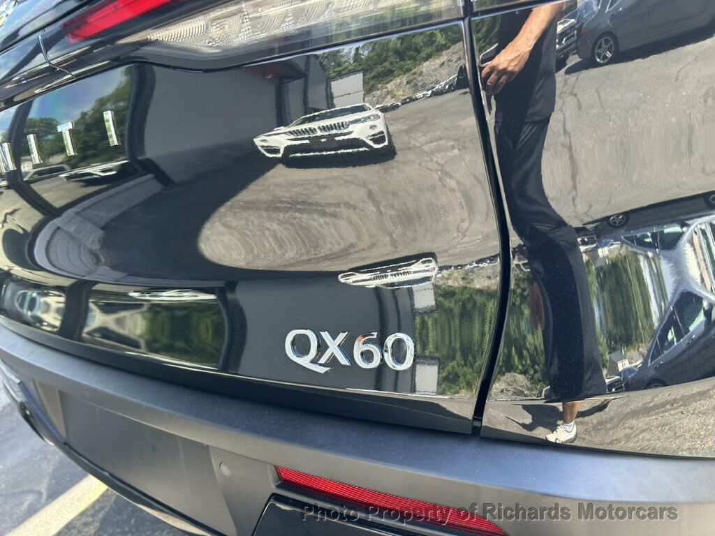 2024 INFINITI QX60 LUXE AWD - Mineral Black exterior view 9