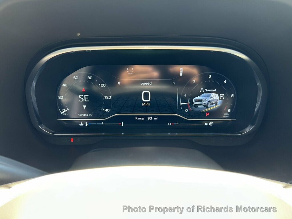 2024 GMC Yukon XL 4WD 4dr SLT - Sterling Metallic exterior view 16