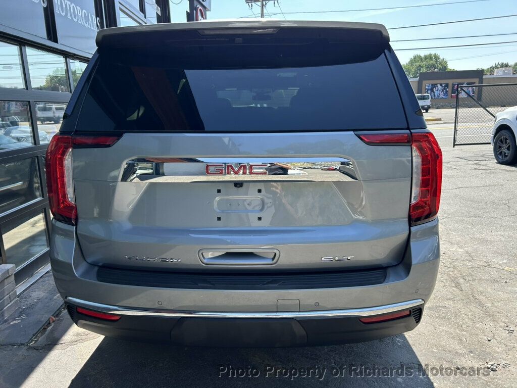 2024 GMC Yukon XL 4WD 4dr SLT - Sterling Metallic exterior view 3