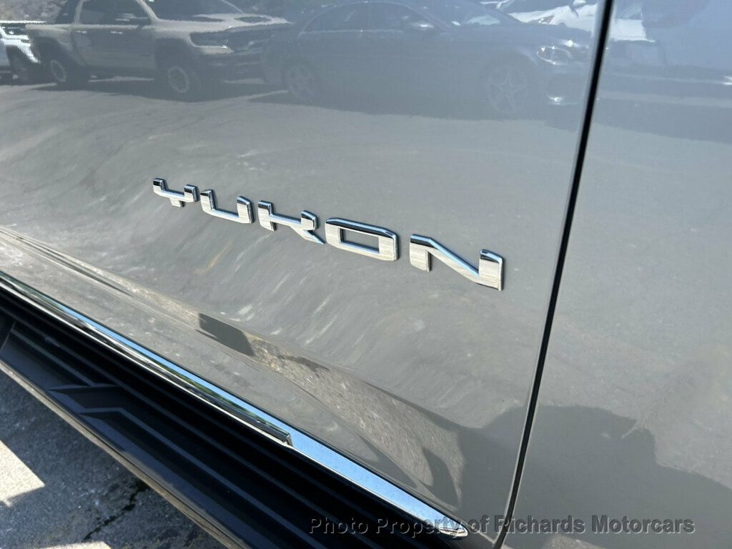 2024 GMC Yukon XL 4WD 4dr SLT - Sterling Metallic exterior view 8