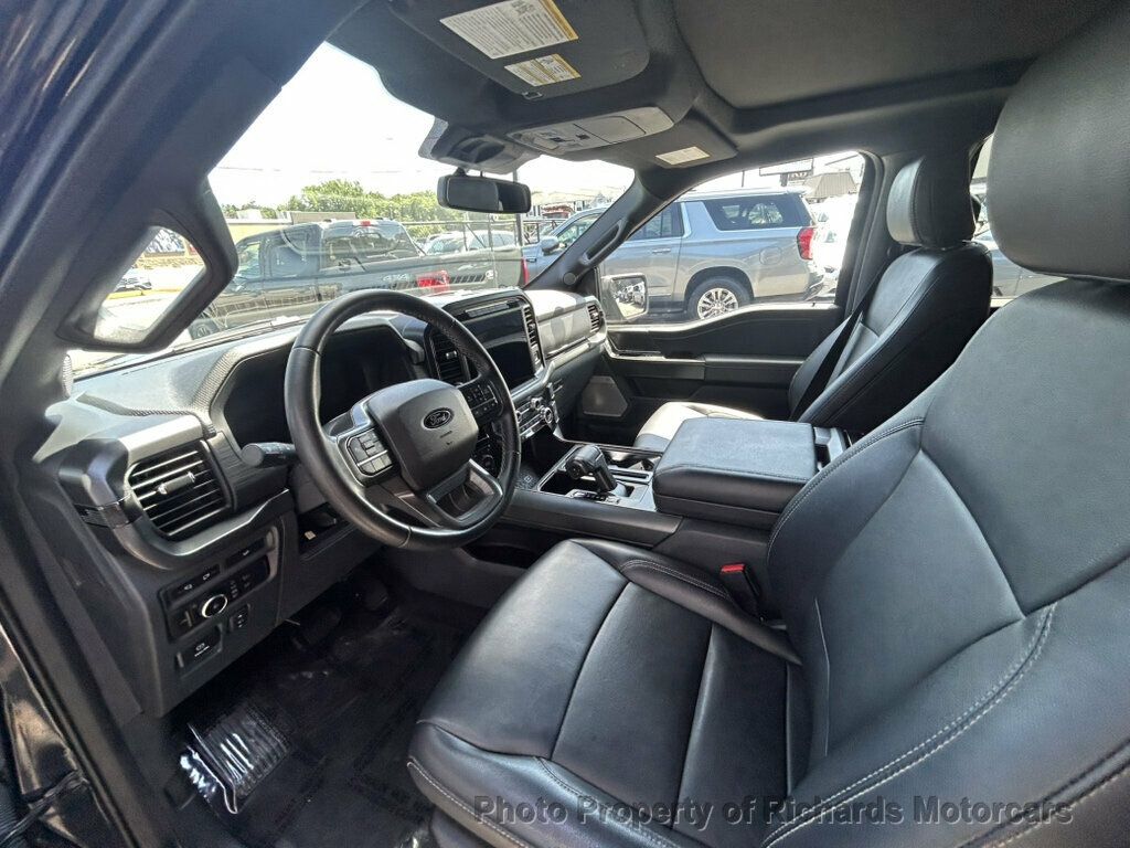 2024 Ford F-150 XLT 4WD SuperCrew 5.5' Box - Atlas Blue Metallic exterior view 13