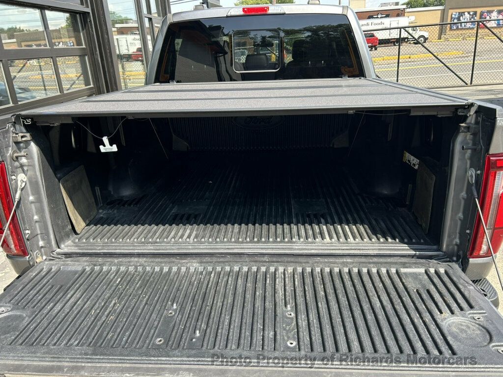 2024 Ford F-150 LARIAT 4WD SuperCrew 5.5' Box - Carbonized Gray Metallic exterior view 11