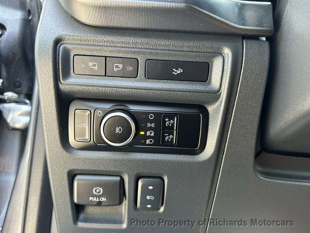 2024 Ford F-150 LARIAT 4WD SuperCrew 5.5' Box - Carbonized Gray Metallic exterior view 16