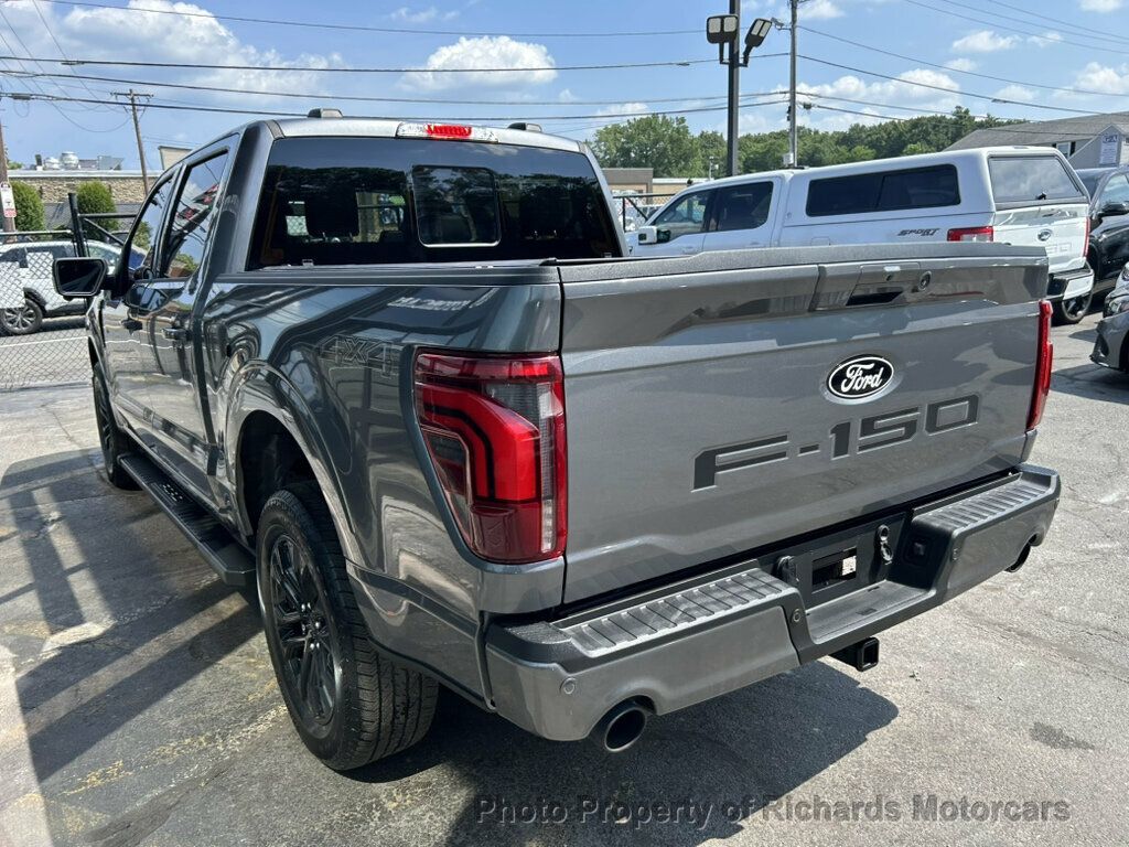 2024 Ford F-150 LARIAT 4WD SuperCrew 5.5' Box - Carbonized Gray Metallic exterior view 4