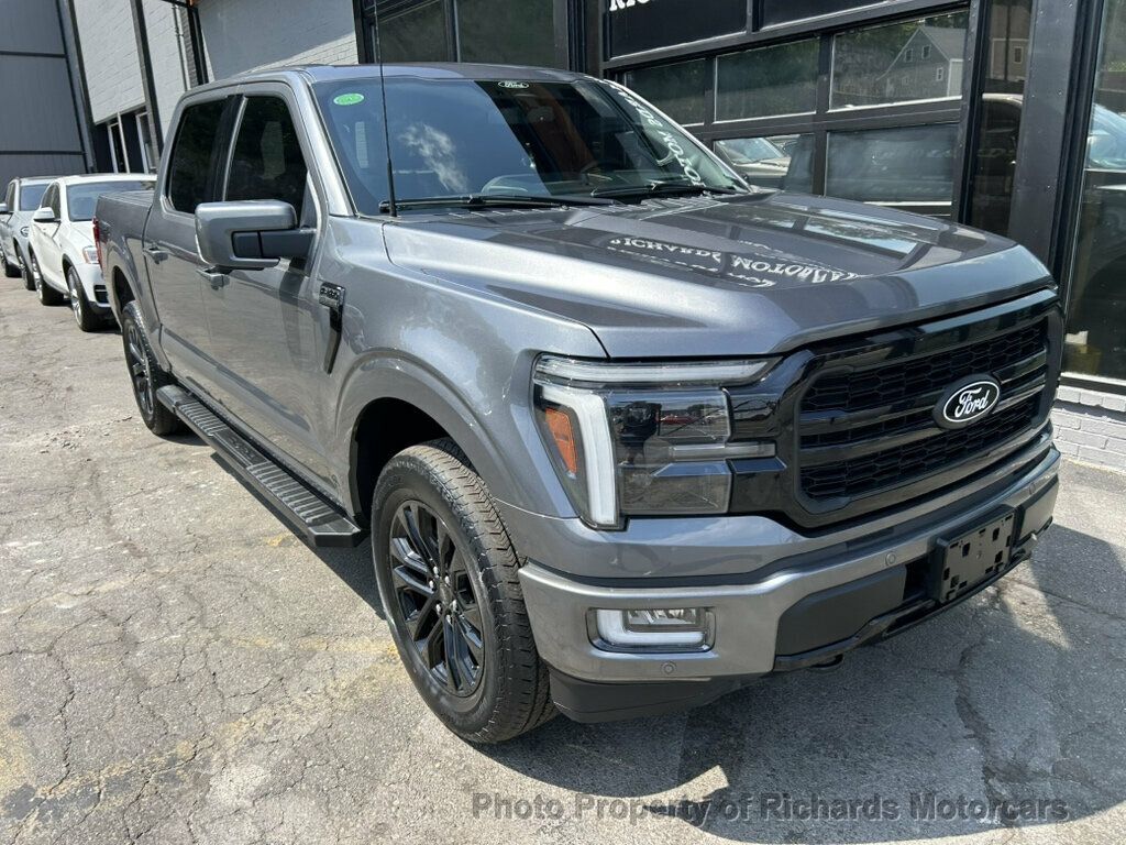 2024 Ford F-150 LARIAT 4WD SuperCrew 5.5' Box - Carbonized Gray Metallic exterior view 7