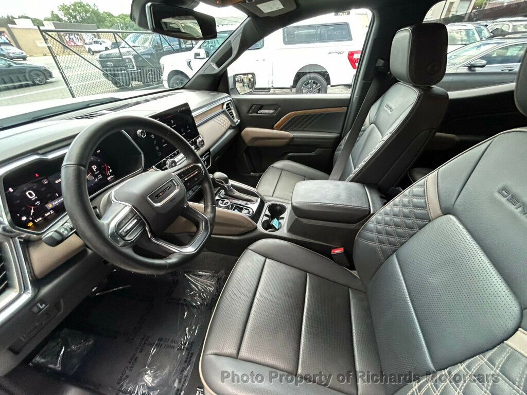 2024 GMC Canyon 4WD Crew Cab Denali - Summit White exterior view 14