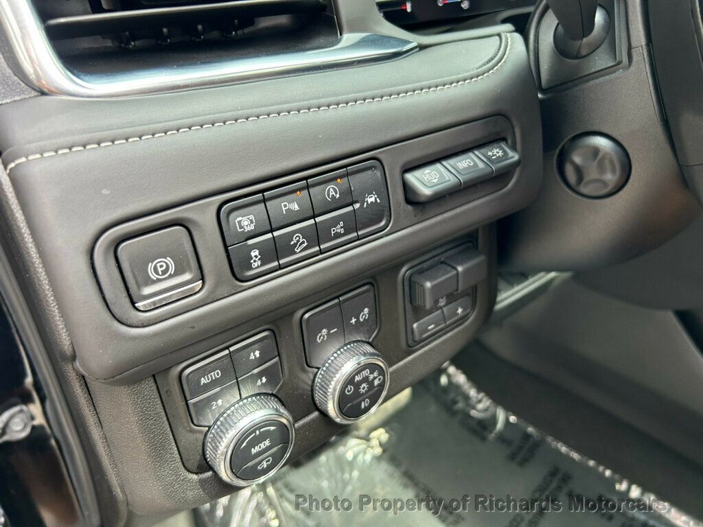 2023 GMC Yukon 4WD 4dr Denali Ultimate - Onyx Black exterior view 17