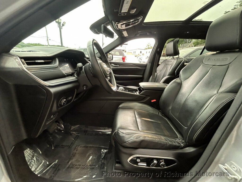 2022 Jeep Grand Cherokee L Overland 4x4 - Silver Zynith exterior view 11