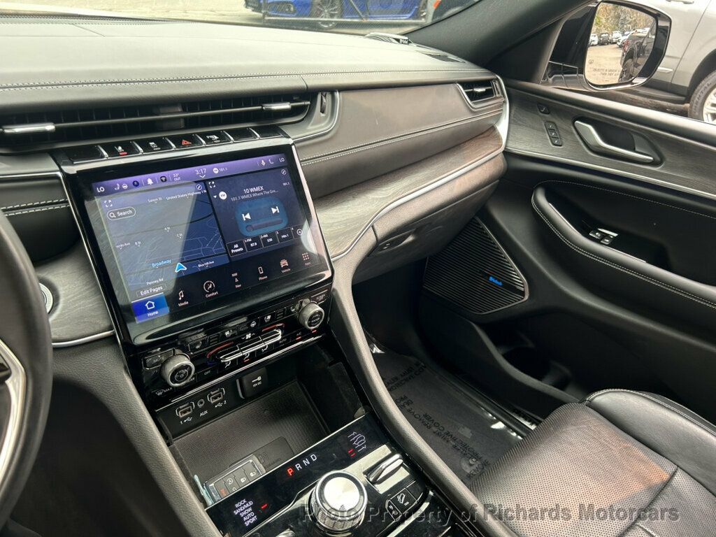 2022 Jeep Grand Cherokee L Overland 4x4 - Silver Zynith exterior view 12