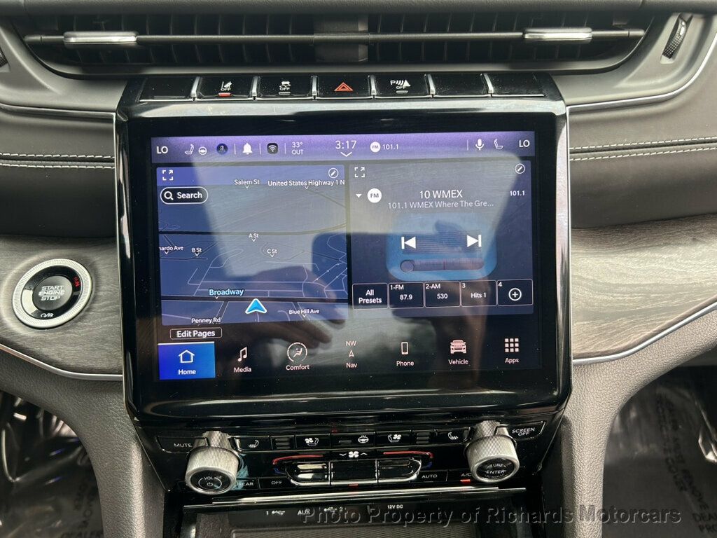 2022 Jeep Grand Cherokee L Overland 4x4 - Silver Zynith exterior view 13