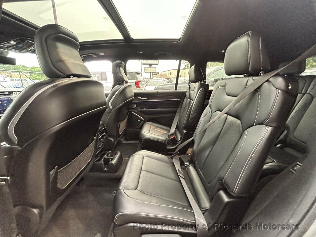 2022 Jeep Grand Cherokee L Overland 4x4 - Silver Zynith exterior view 17