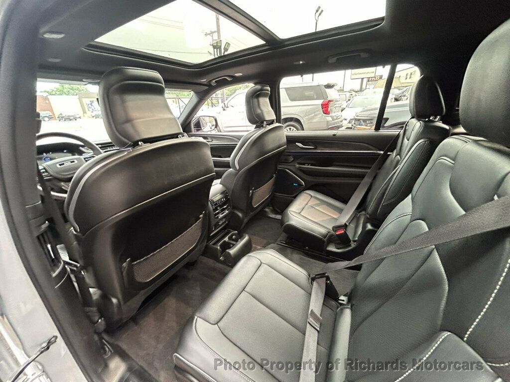 2022 Jeep Grand Cherokee L Overland 4x4 - Silver Zynith exterior view 18