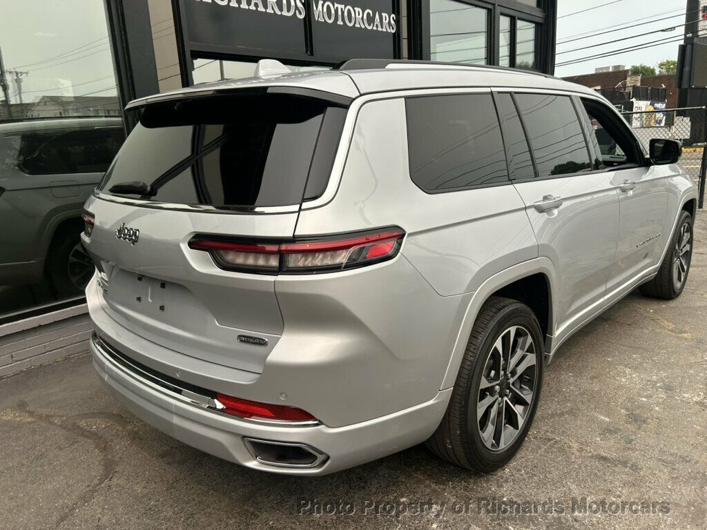 2022 Jeep Grand Cherokee L Overland 4x4 - Silver Zynith exterior view 2