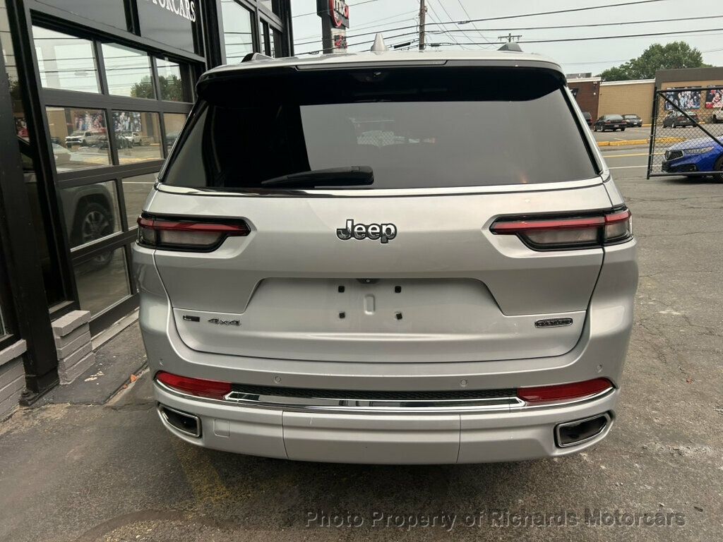 2022 Jeep Grand Cherokee L Overland 4x4 - Silver Zynith exterior view 3