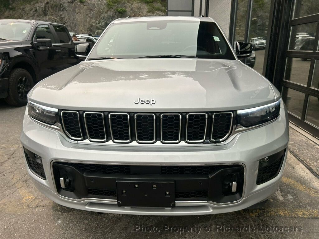 2022 Jeep Grand Cherokee L Overland 4x4 - Silver Zynith exterior view 6