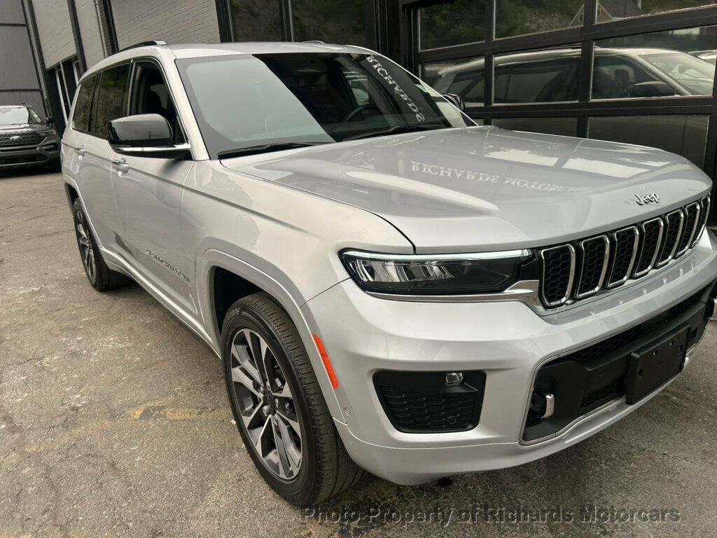 2022 Jeep Grand Cherokee L Overland 4x4 - Silver Zynith exterior view 7