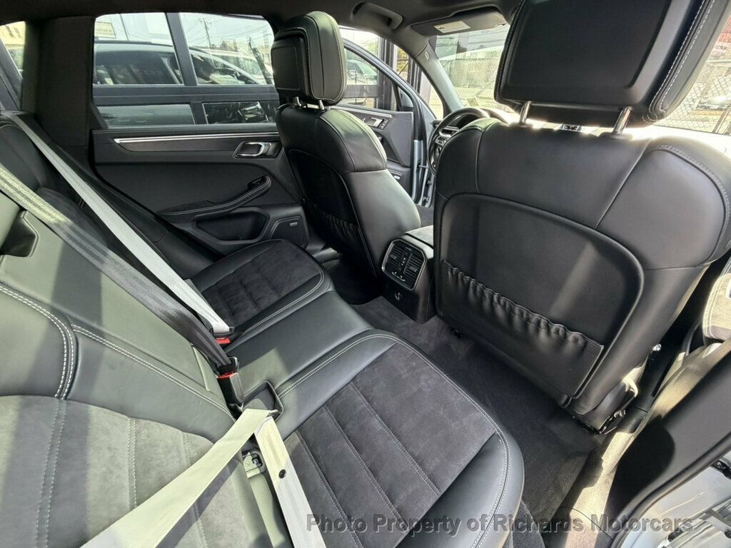 2021 Porsche Macan GTS AWD - Chalk exterior view 20