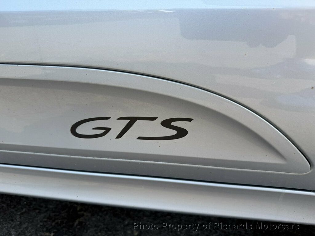 2021 Porsche Macan GTS AWD - Chalk exterior view 8