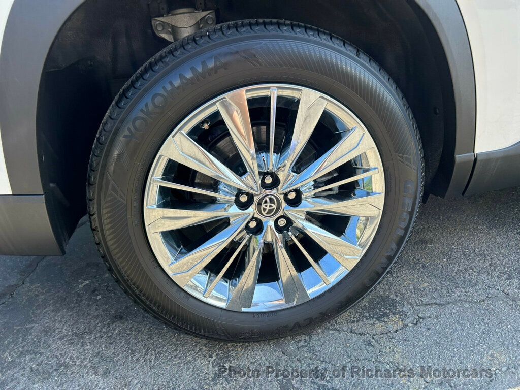 2024 Toyota Grand Highlander Platinum AWD - Wind Chill Pearl exterior view 8