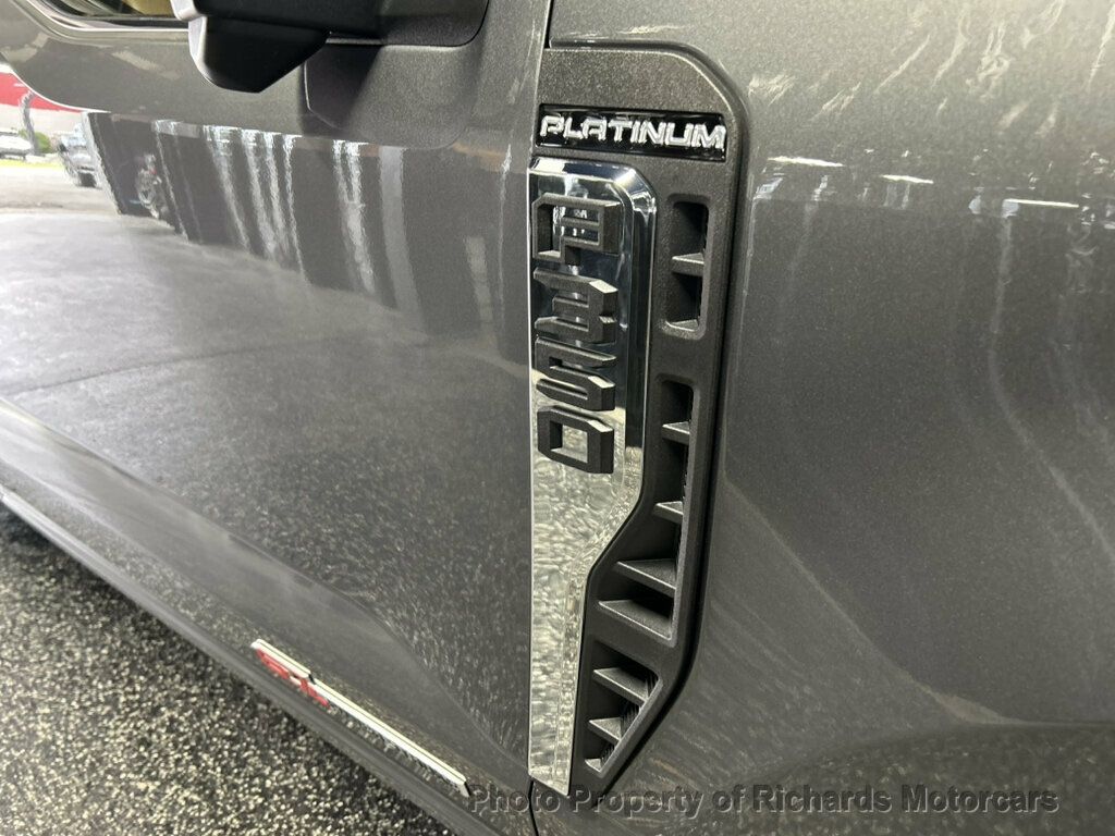 2023 Ford Super Duty F-350 SRW Platinum 4WD Crew Cab 6.75' Box - Azure Gray Metallic Tri-Coat exterior view 8