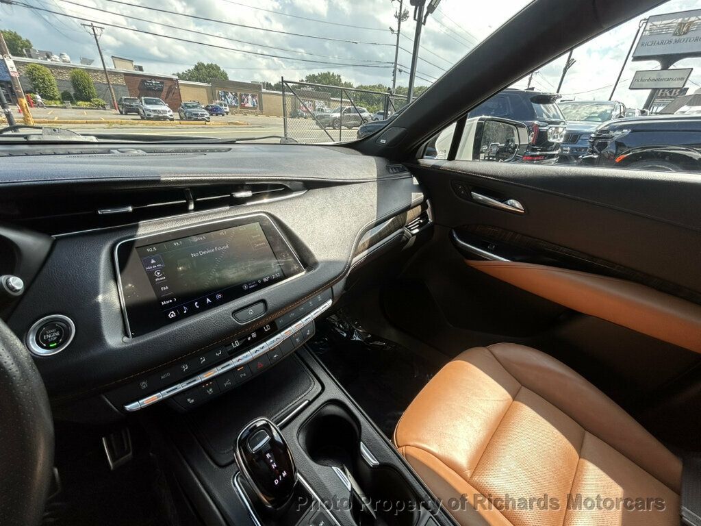 2022 Cadillac XT4 AWD 4dr Sport - Crystal White Tricoat exterior view 14
