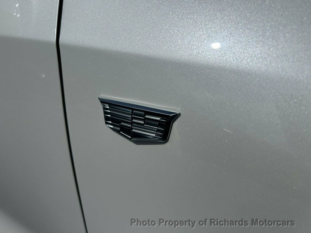 2022 Cadillac XT4 AWD 4dr Sport - Crystal White Tricoat exterior view 8