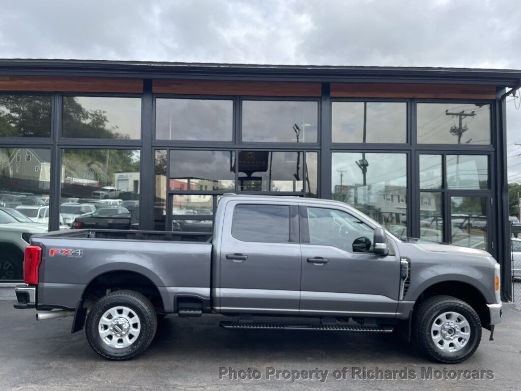 2023 Ford F-350 Super Duty XLT Crew Cab 4WD