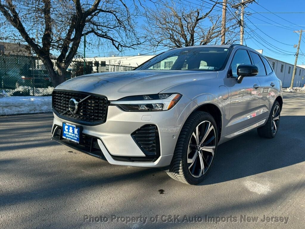 2022 Volvo XC60 Recharge R-Design Extended Range eAWD
