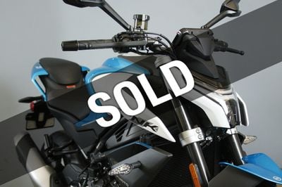 カプ缶 英智 ダイナー 2025 New CFMOTO 450NK INVENTORY-CLEARANCE at SF Moto Serving San