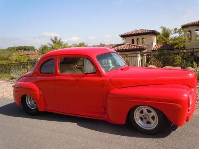 1947 Ford Deluxe 