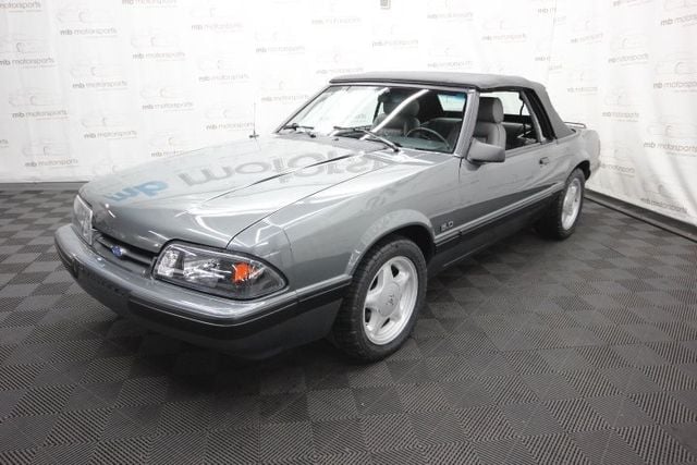 1988 Ford Mustang 